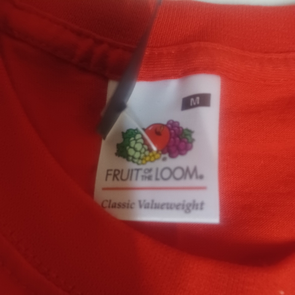 Red, M - Picture 2 of 3